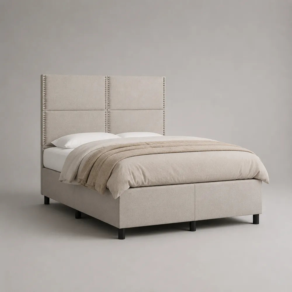 Letto matrimoniale imbottito in tessuto poliestere beige con testiera a pannelli decorativi 160 x 200 cm